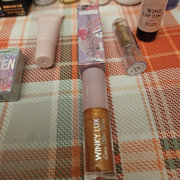 Makeup Skincare Bundle With Bag - Picture 2 of 11